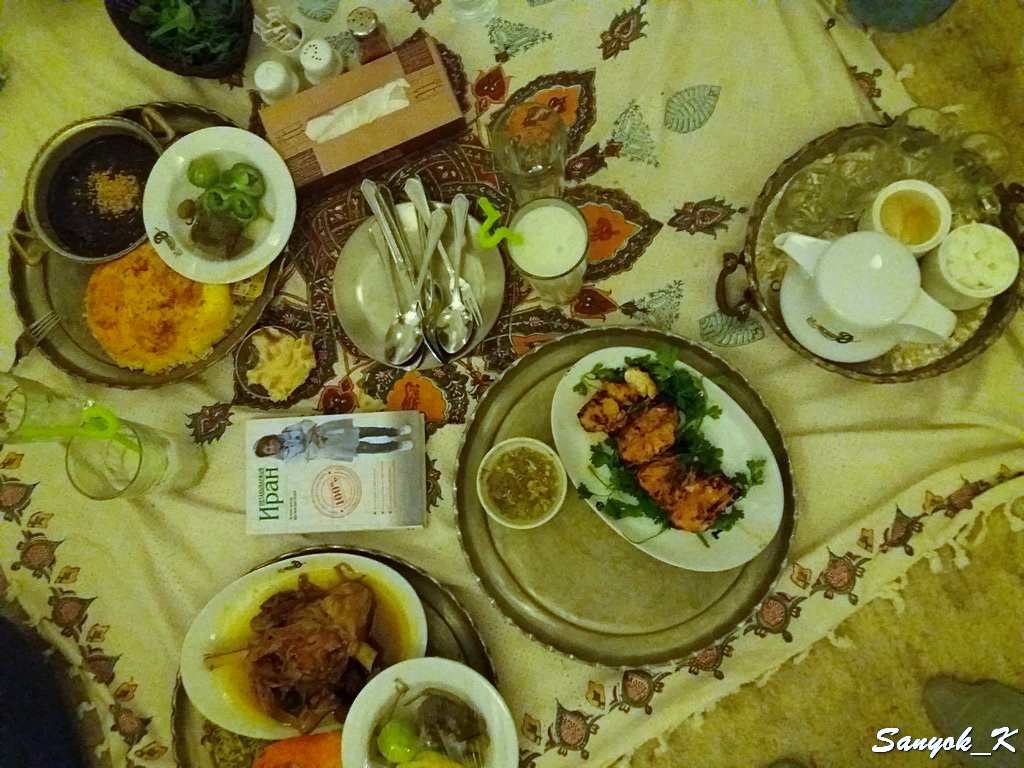 0201 Тур в Иран 2017 Haft Khan restaurant Shiraz