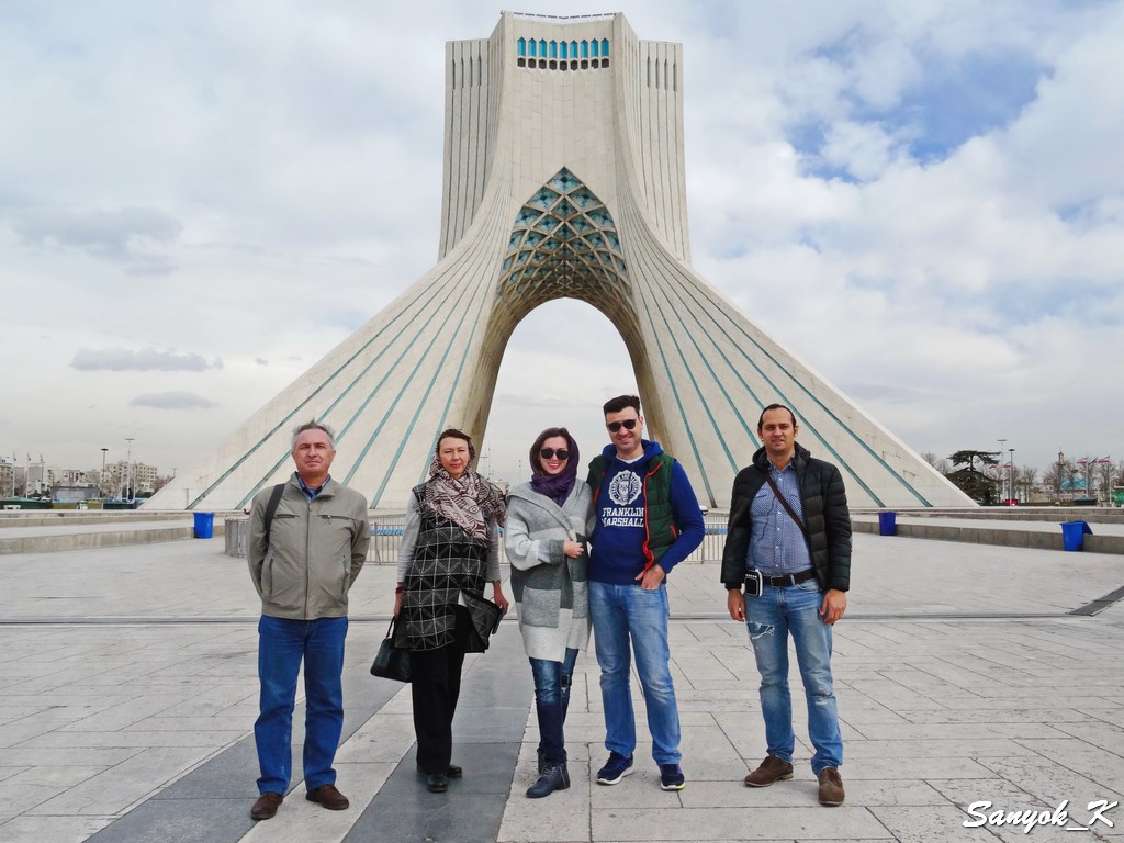 0101 Тур в Иран 2018 Tehran Azadi Tower