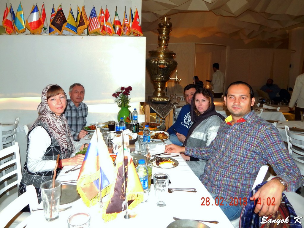 0102 Тур в Иран 2018 Shiraz Haft Khan Restaurant