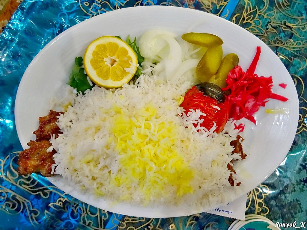 2282 Isfahan Sofreh Khaneh restaurant kebab with rice Исфахан Ресторан Софре Хане кебаб с рисом