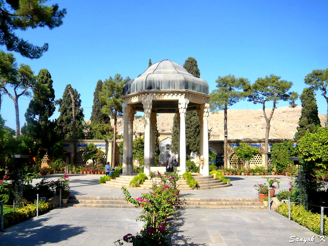 0720 

Shiraz Hafez tomb Hafeziyeh Шираз Мавзолей Хафиза