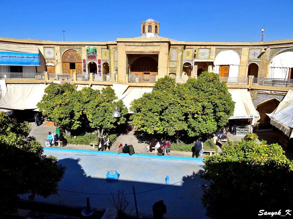 1655 Shiraz Saray ye Moshir Hall of Gulshan Шираз Базар Сарай йе Мошир