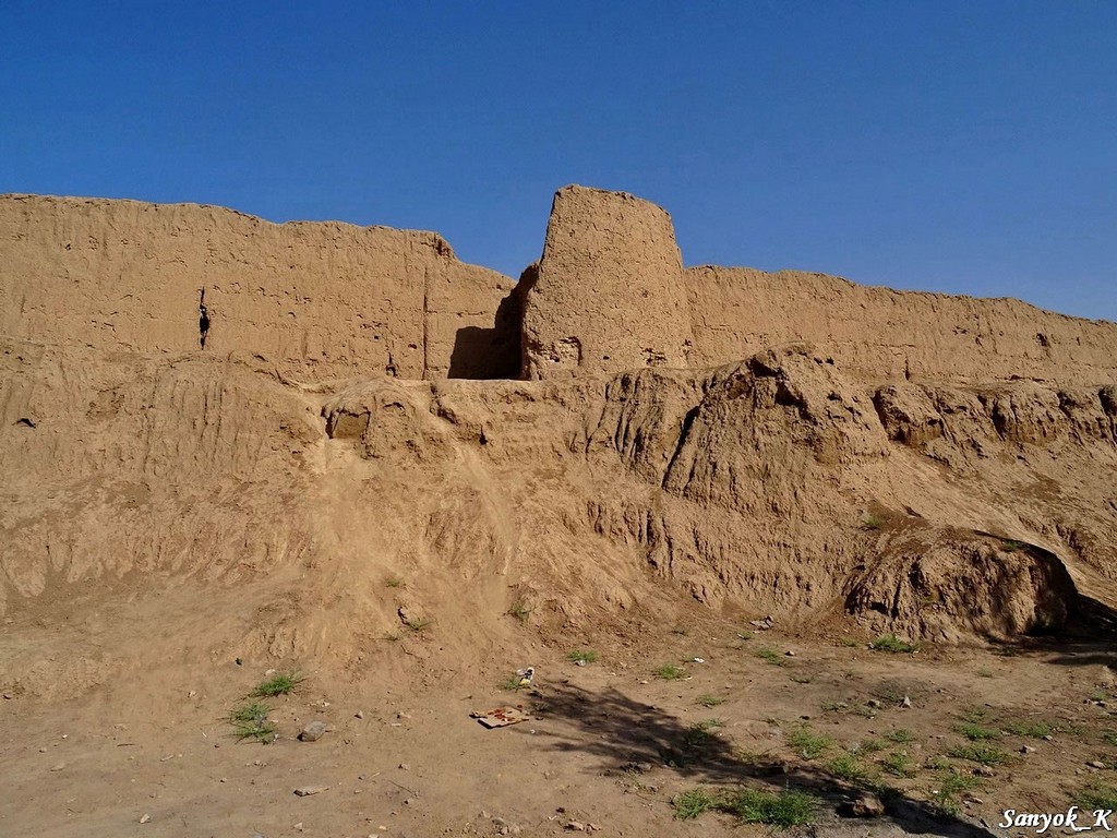 0015 Kashan Jalali castle and walls Кашан Замок Джалали и стены