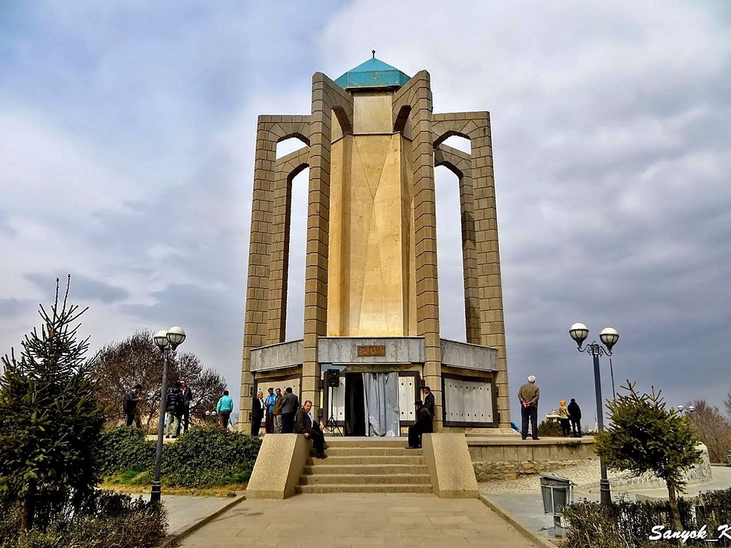 0031 Hamadan Baba Taher Oryan mausoleum Хамадан Мавзолей Баба Тахер Орьян