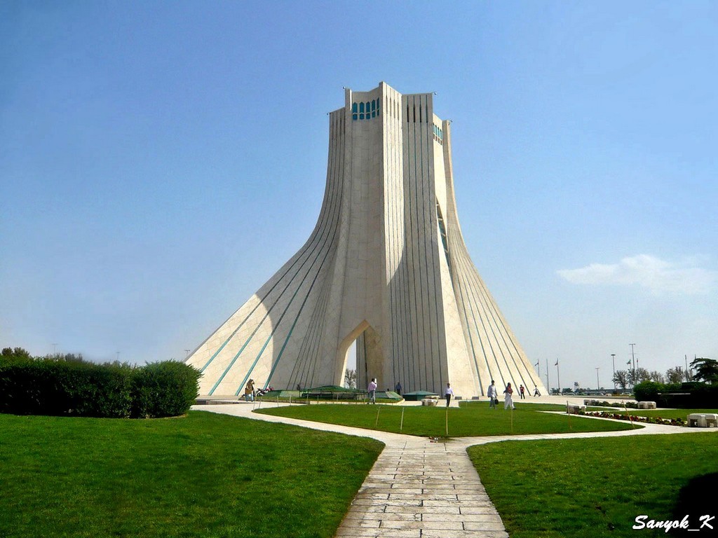 0800 Tehran Azadi tower Тегеран Башня Азади