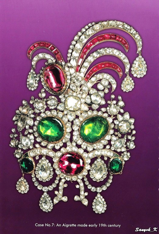 Tehran Jewellery Museum Case 7 Тегеран Национальная сокровищница