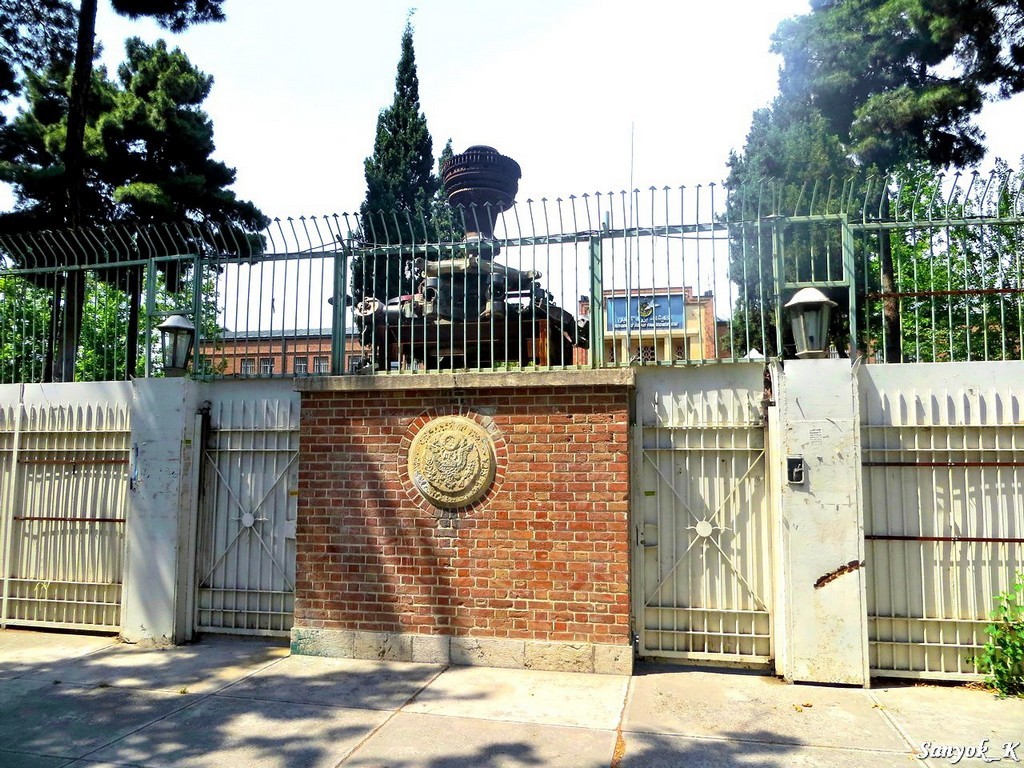 0013 Tehran US Den of Espionage USA embassy Тегеран Бывшее посольство США